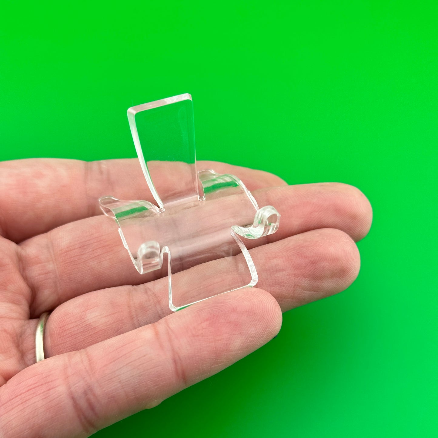 1.25" Acrylic Cradle Stand