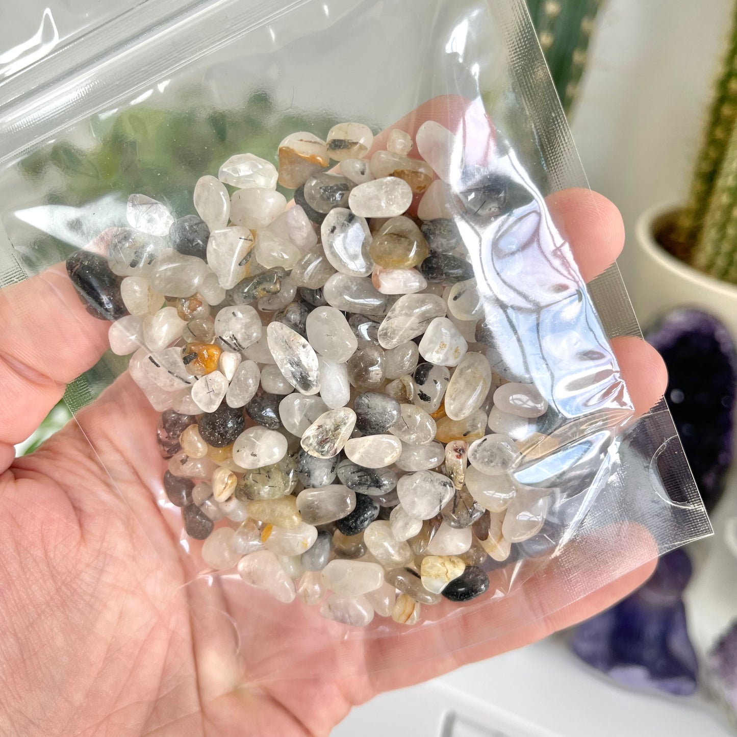 Tourmalinated Quartz Chips